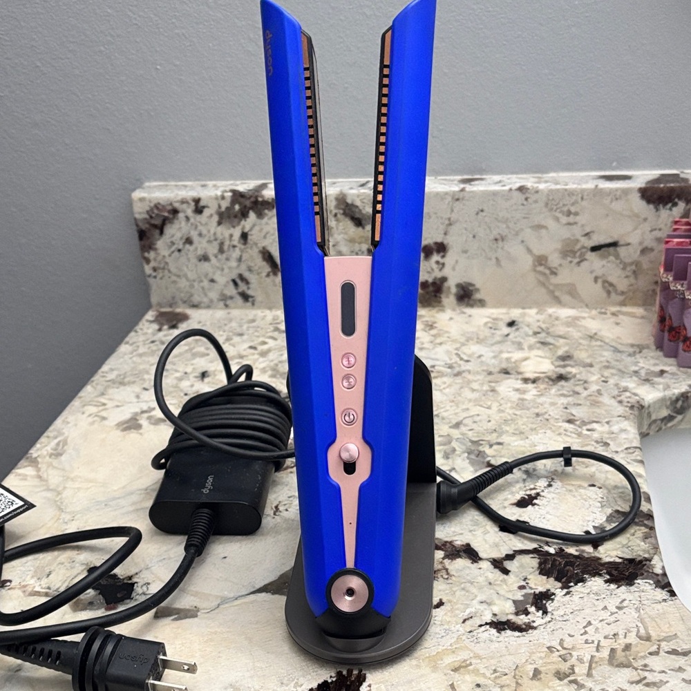 DYSON FLAT IRON